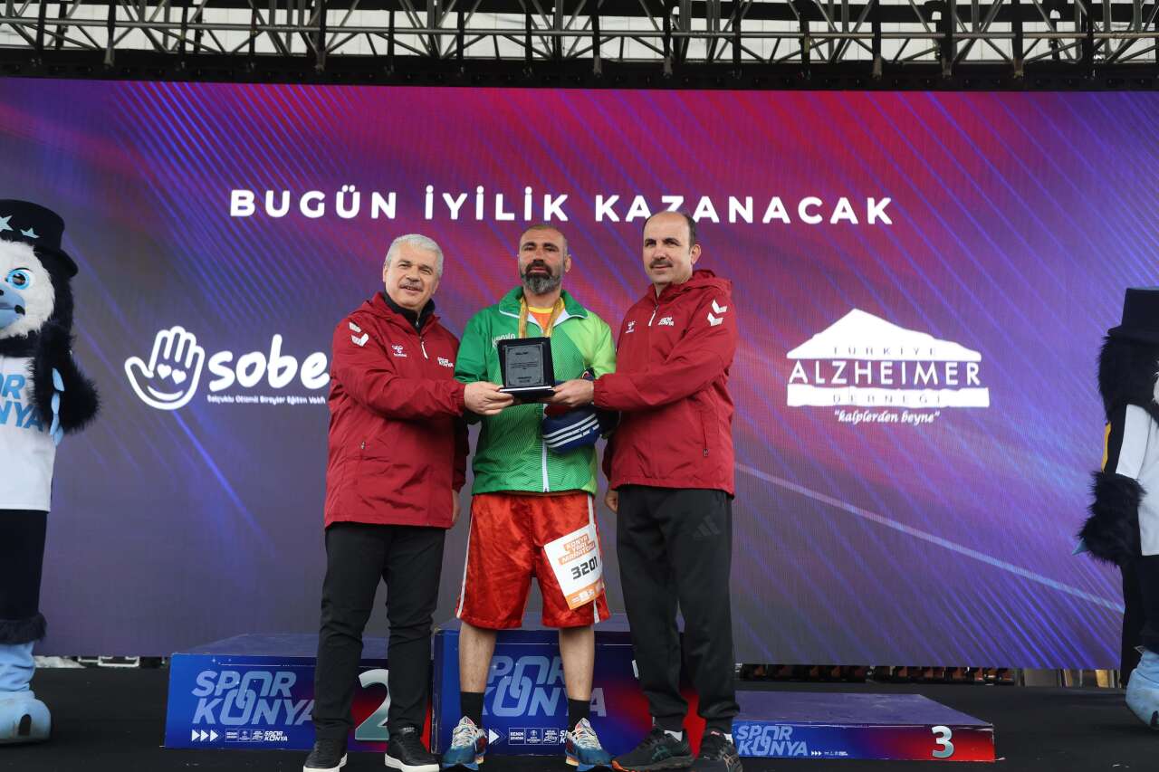 Binlerce kişi iyilik için Konya’da koştu 32
